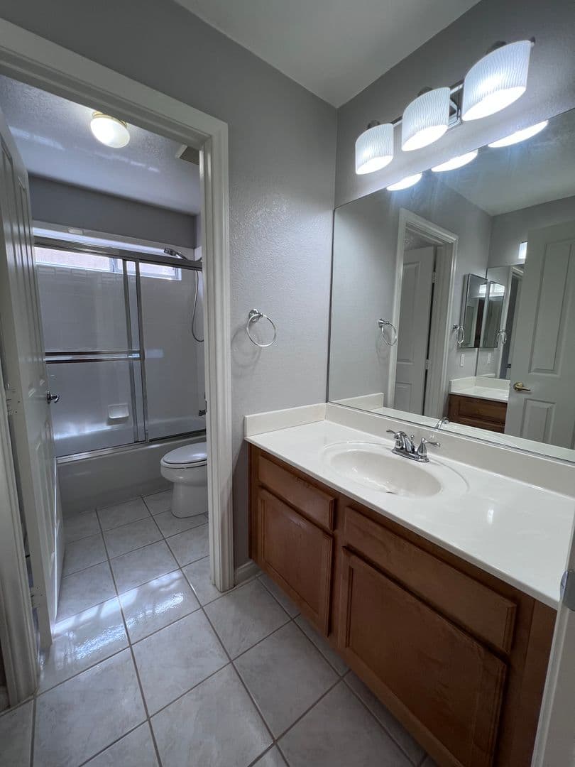 Henderson House: 678 Kentons Run Avenue
