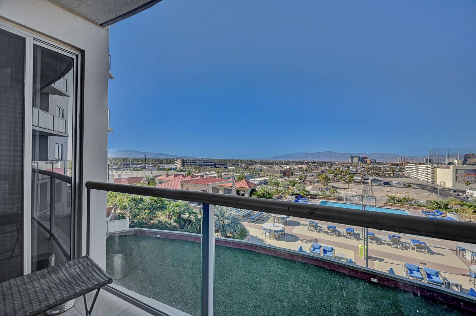 Las Vegas House: 200 W Sahara Ave. #811