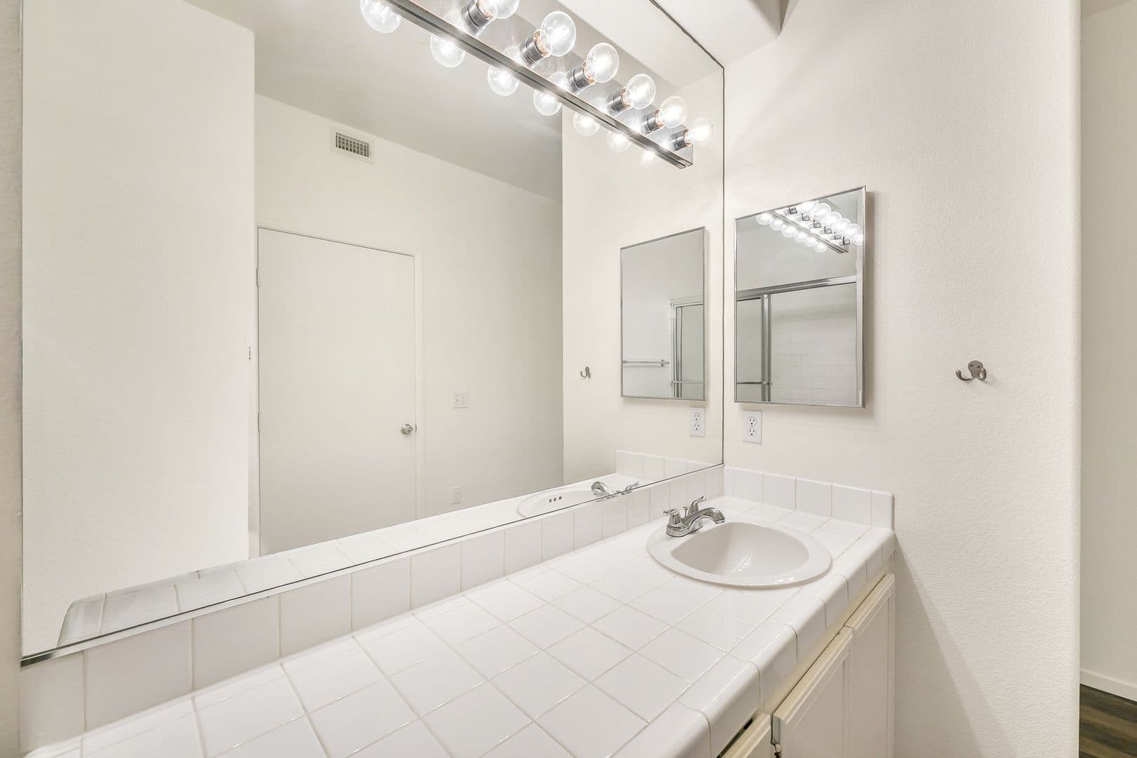 Las Vegas Condo: 2110 Los Feliz St #1044