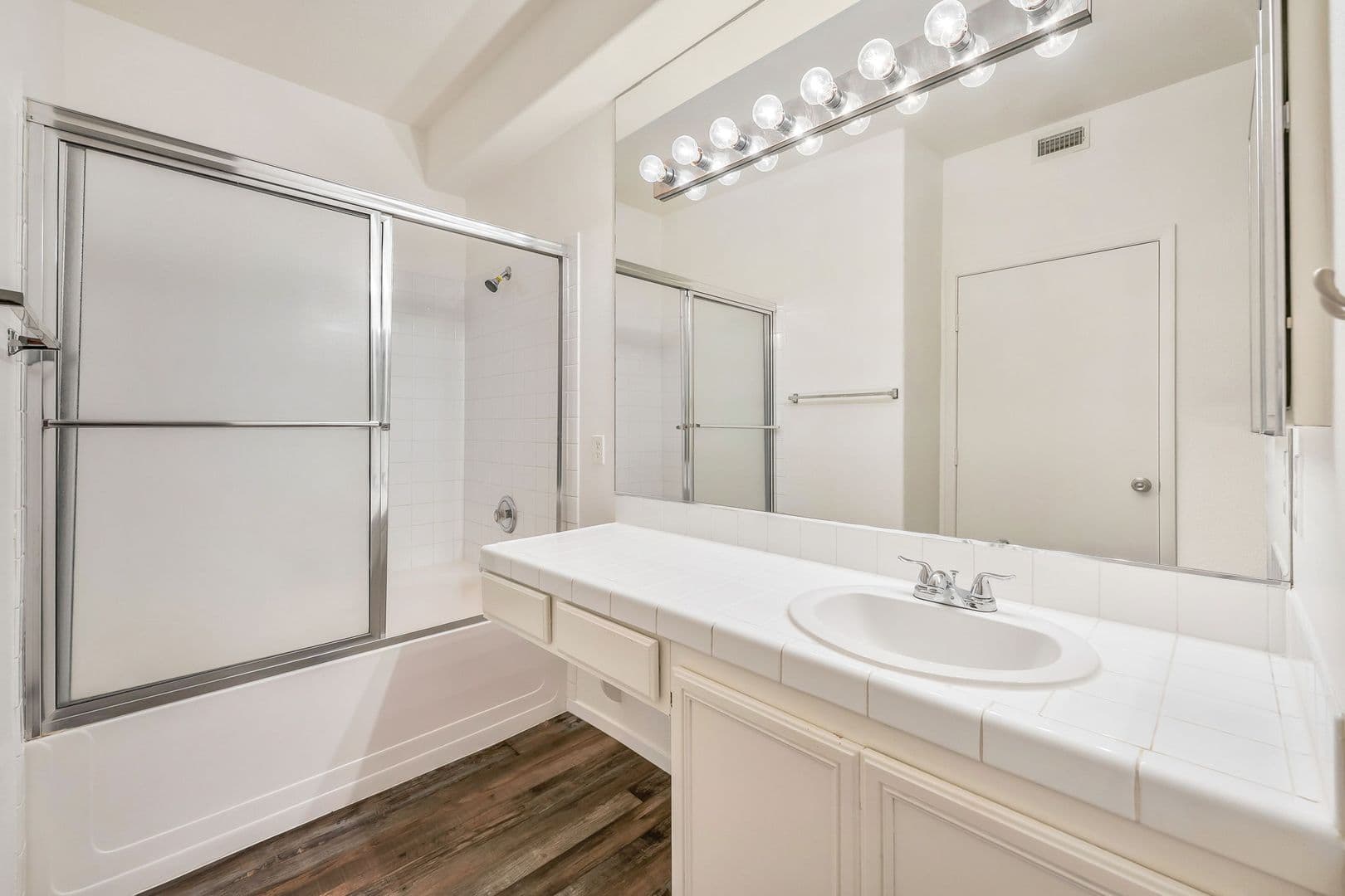 Las Vegas Condo: 2110 Los Feliz St #1044