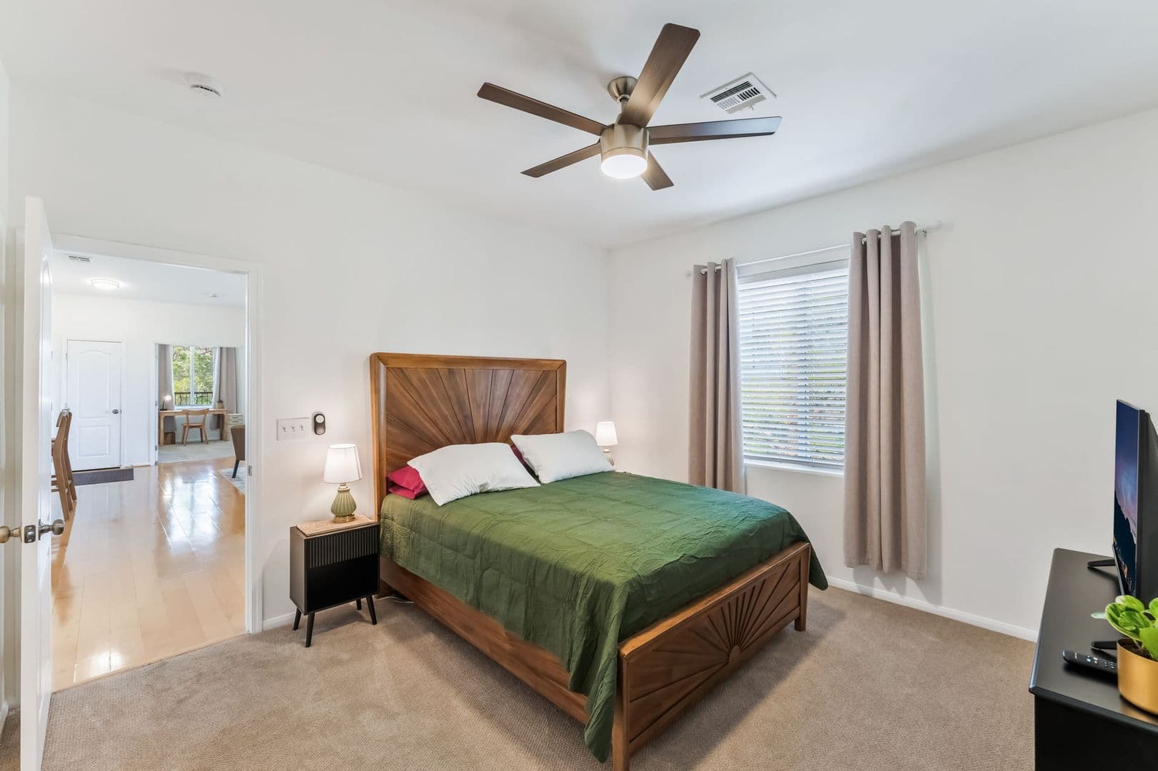 Las Vegas House: 904 Duckhorn Ct. #204