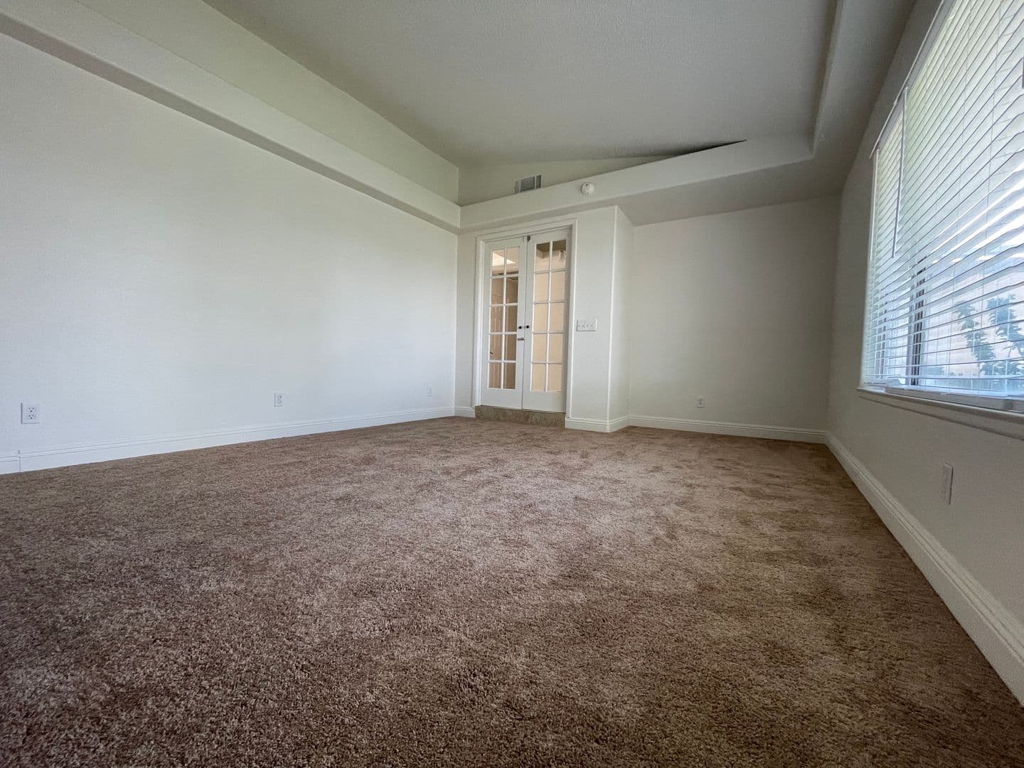 Henderson House: 314 Tamarack Dr