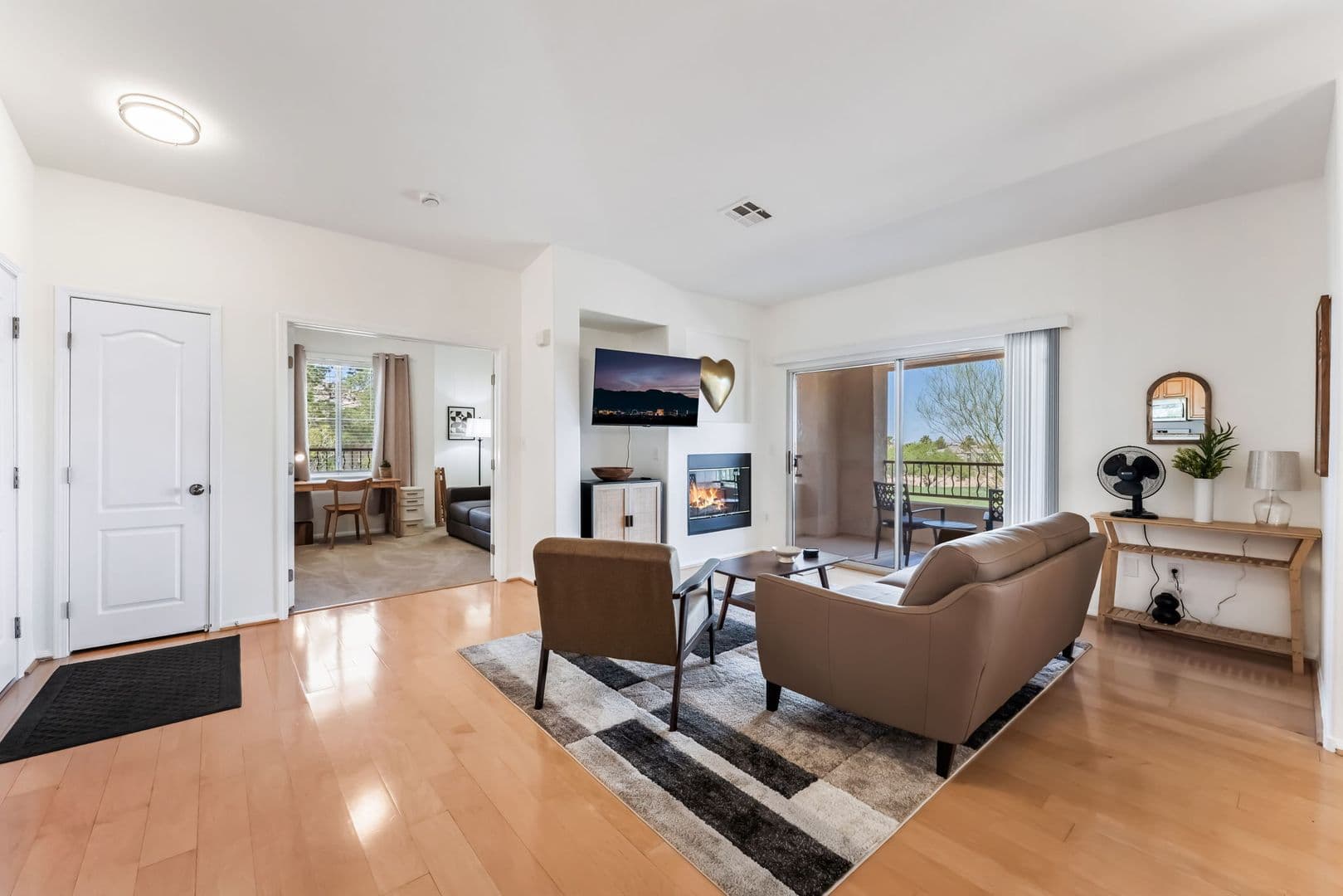 Las Vegas House: 904 Duckhorn Ct. #204