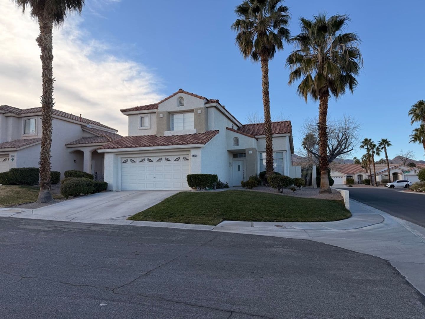 Las Vegas House: 1825 Sierra Oaks Ln