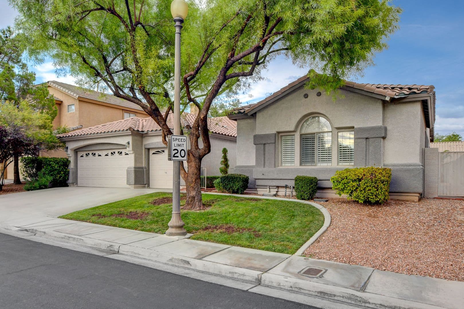 Las Vegas House: 2794 Glen Port St.