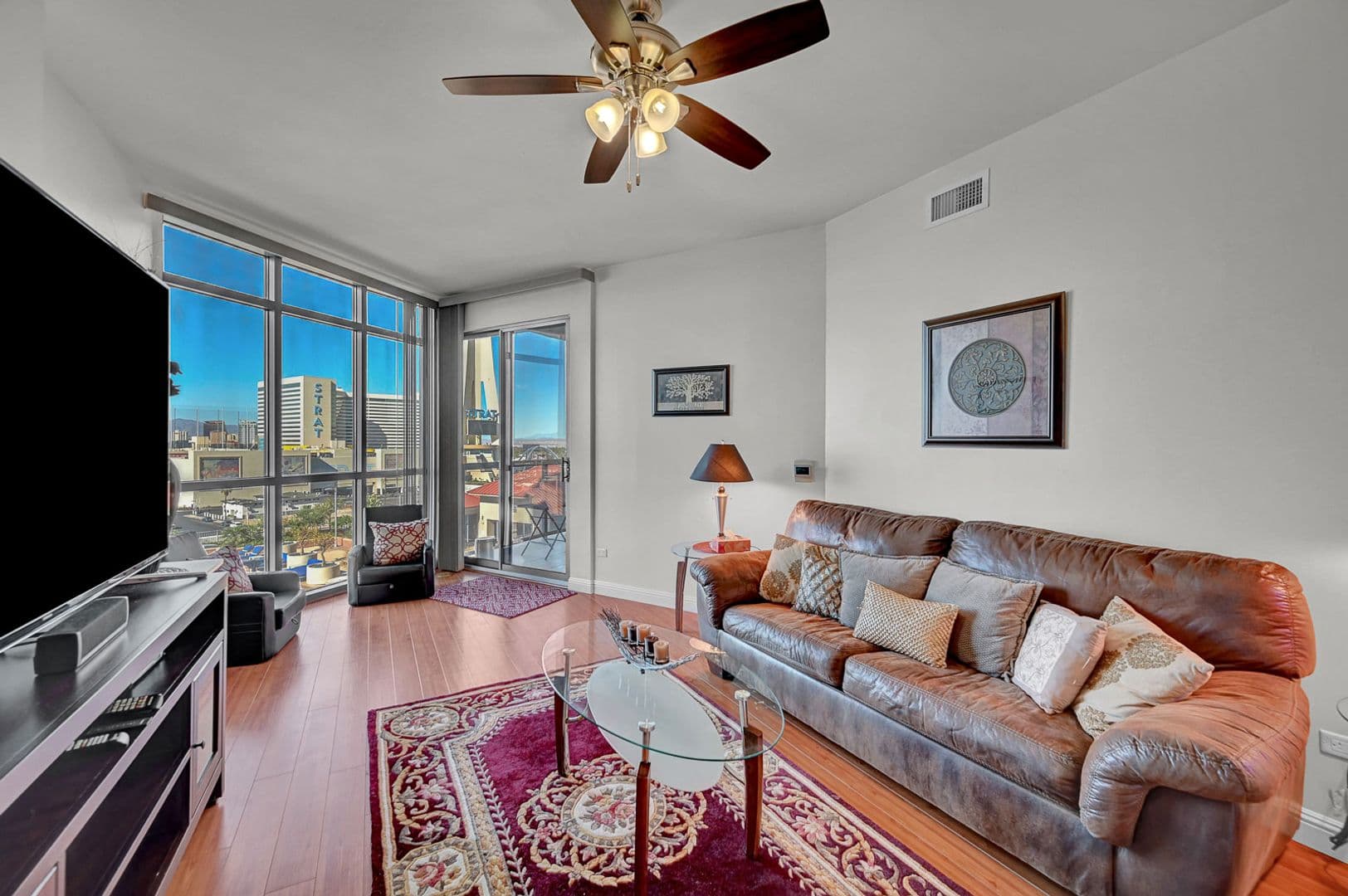 Las Vegas House: 200 W Sahara Ave. #811