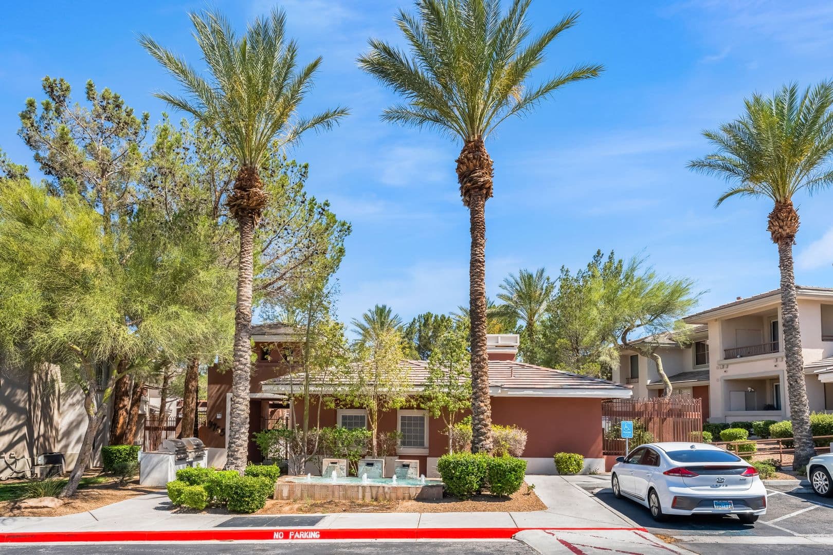 Las Vegas House: 904 Duckhorn Ct. #204