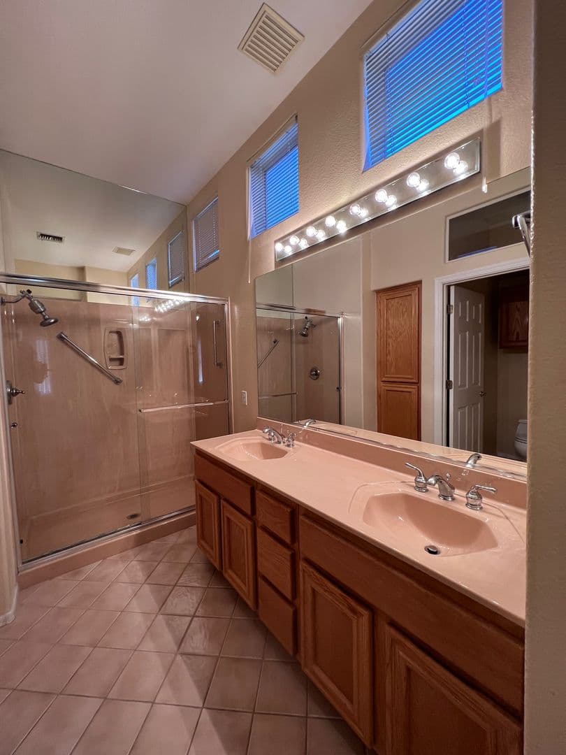 Las Vegas House: 10401 Willamette Place