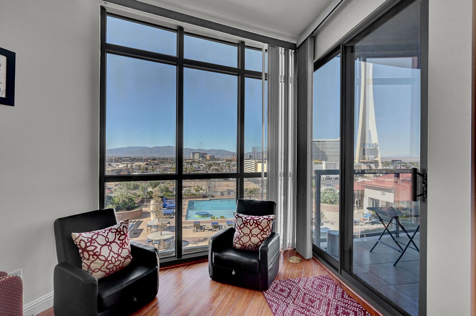 Las Vegas House: 200 W Sahara Ave. #811