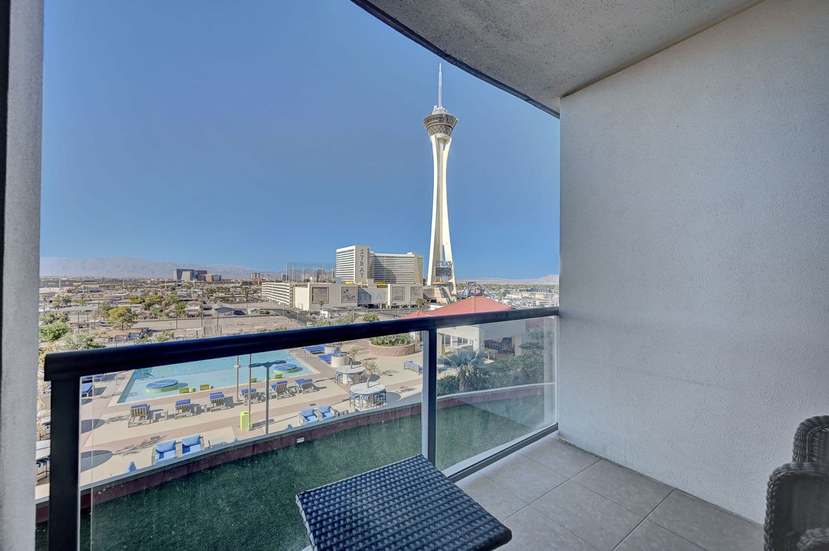 Las Vegas House: 200 W Sahara Ave. #811