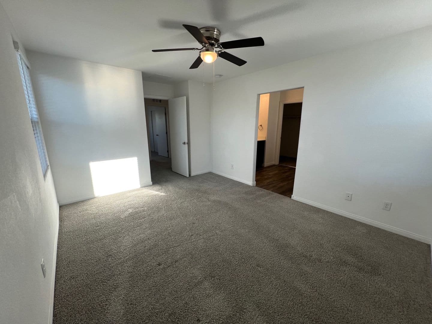 Las Vegas House: 1633 Mankato Ct.