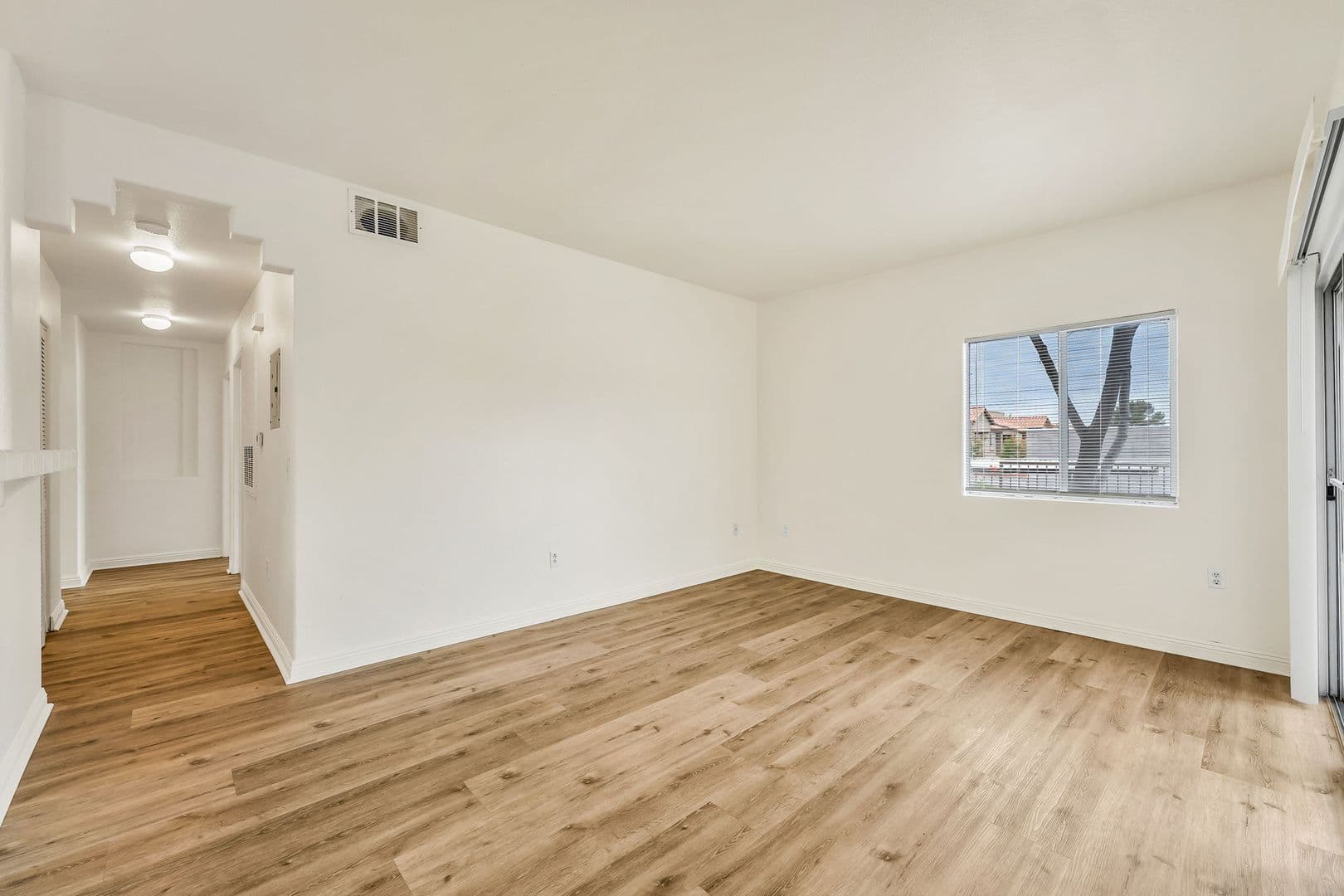Las Vegas Condo: 2110 Los Feliz St #1044