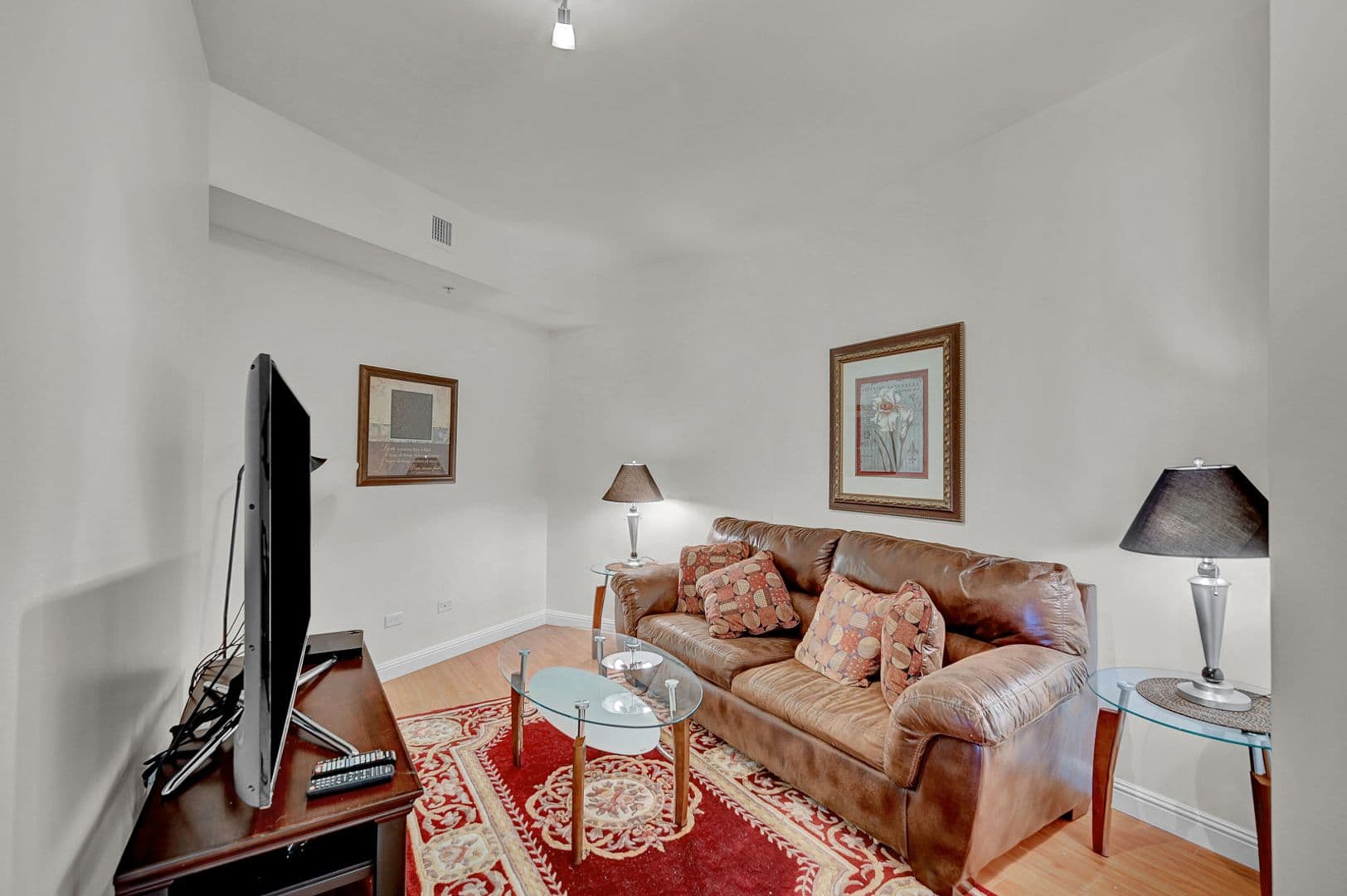 Las Vegas House: 200 W Sahara Ave. #811