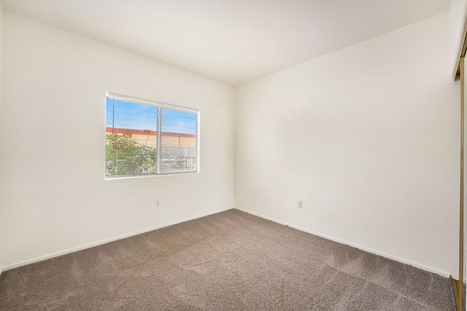 Las Vegas Condo: 2110 Los Feliz St #1044