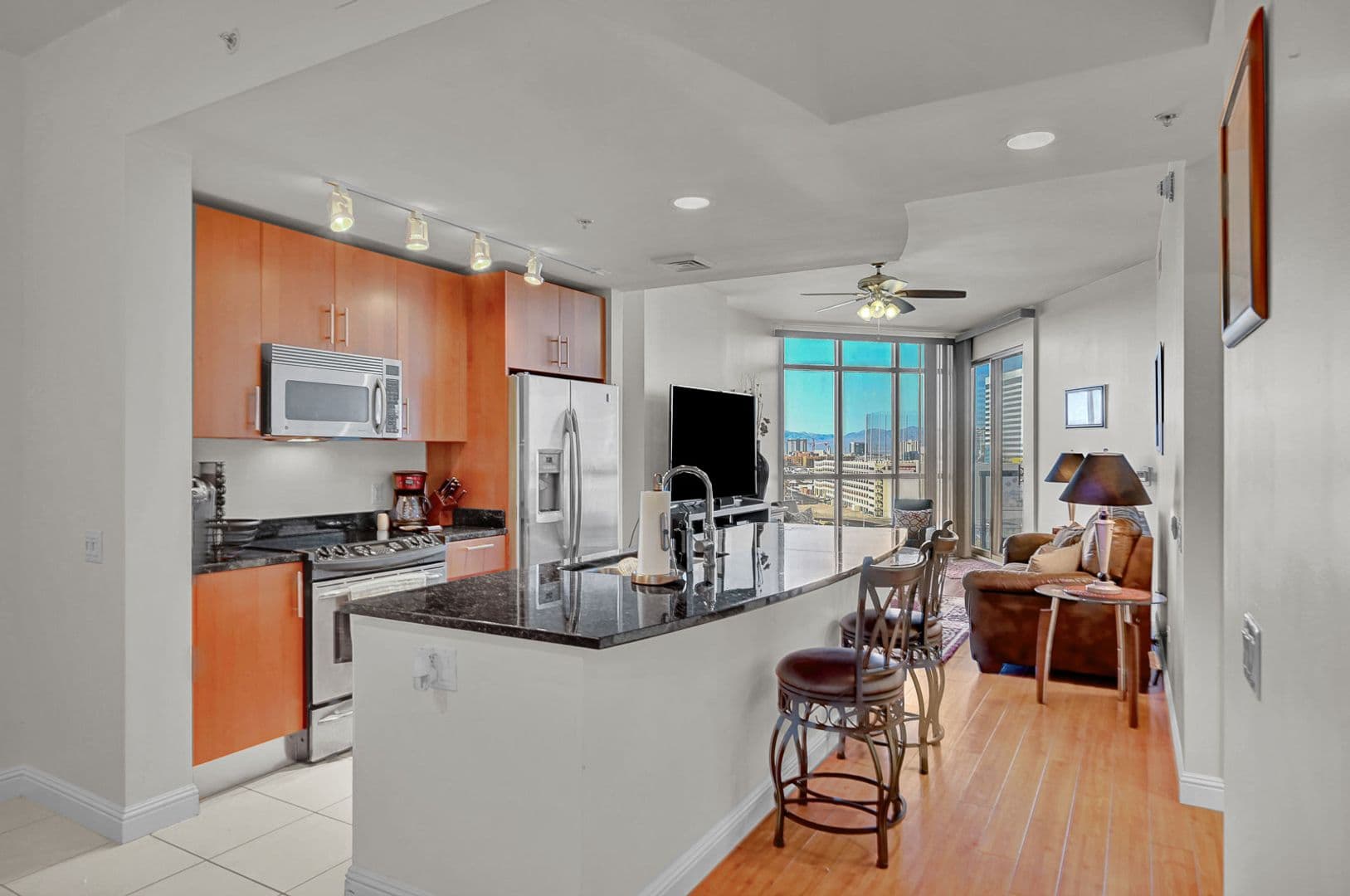 Las Vegas House: 200 W Sahara Ave. #811