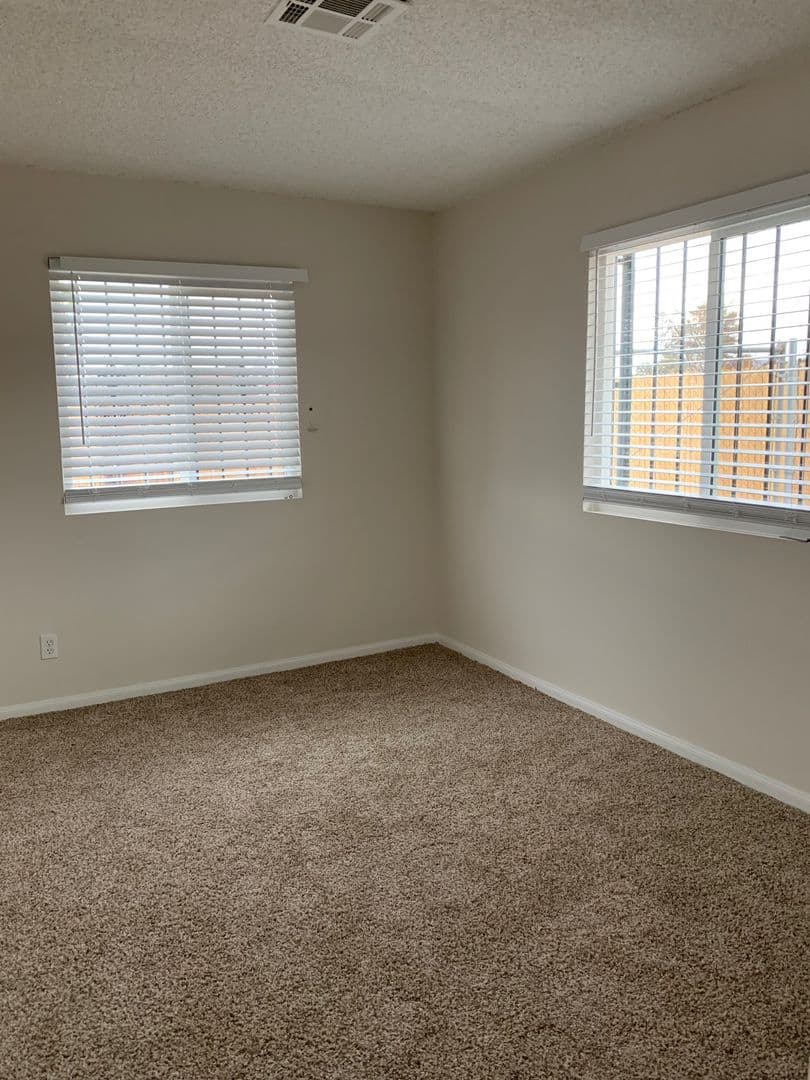 Henderson House: 1304 Chestnut Street