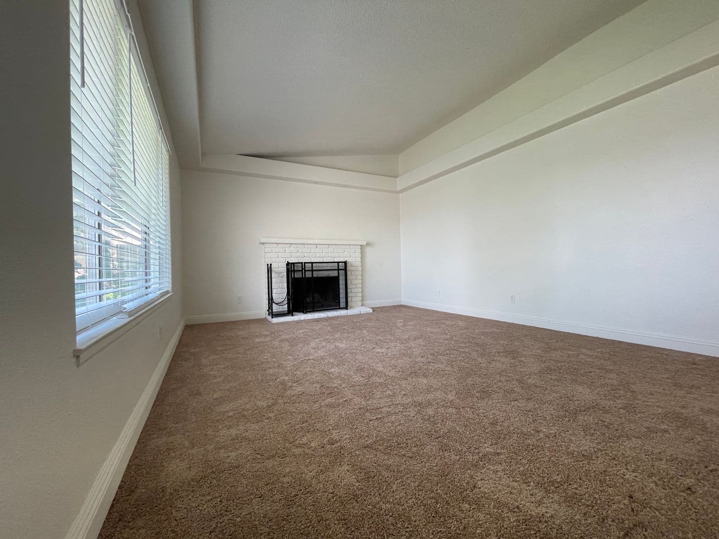 Henderson House: 314 Tamarack Dr