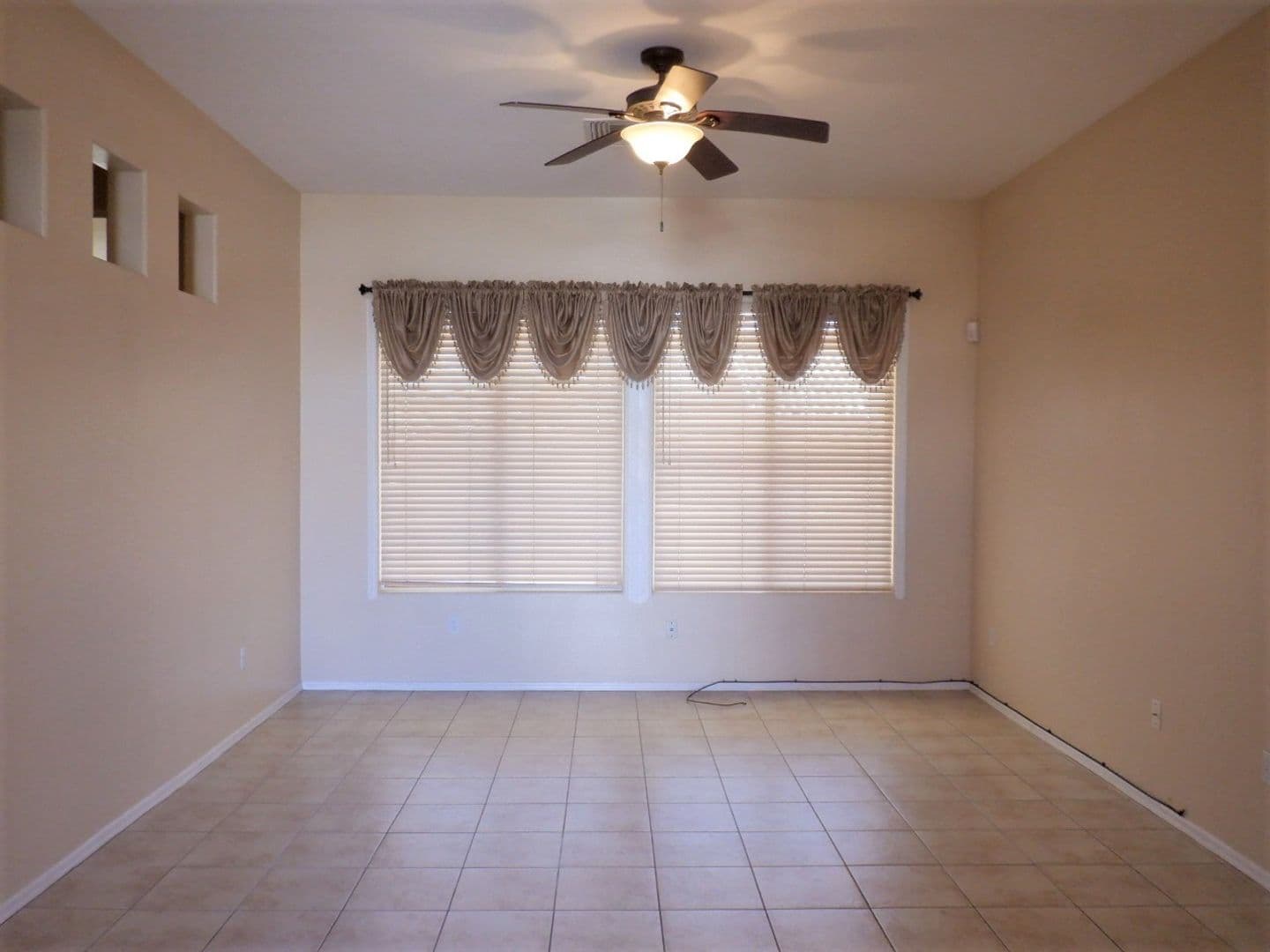 Las Vegas House: 10401 Willamette Place