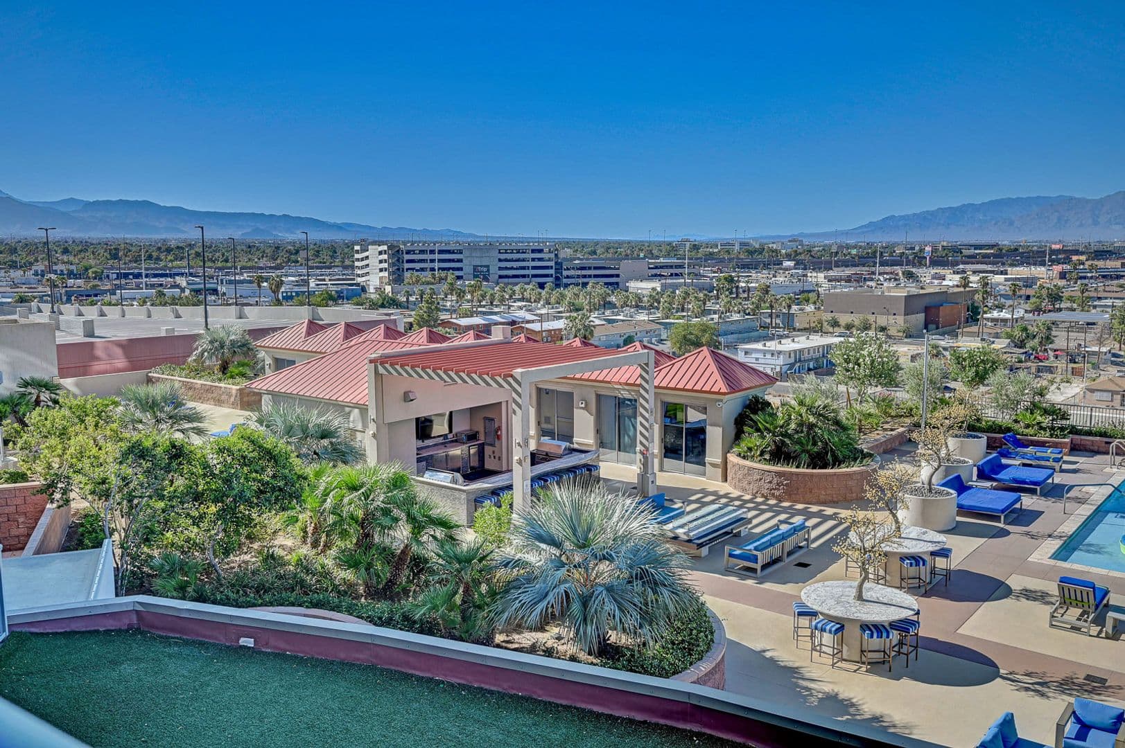 Las Vegas House: 200 W Sahara Ave. #811