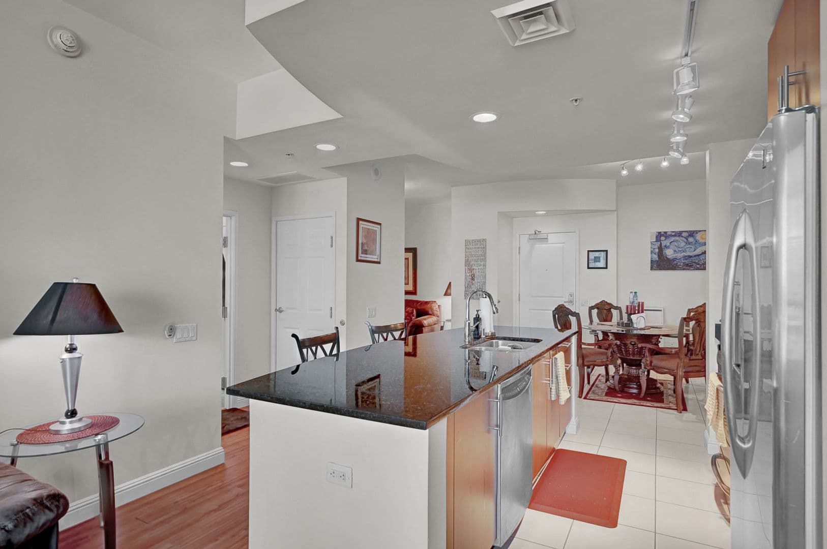 Las Vegas House: 200 W Sahara Ave. #811