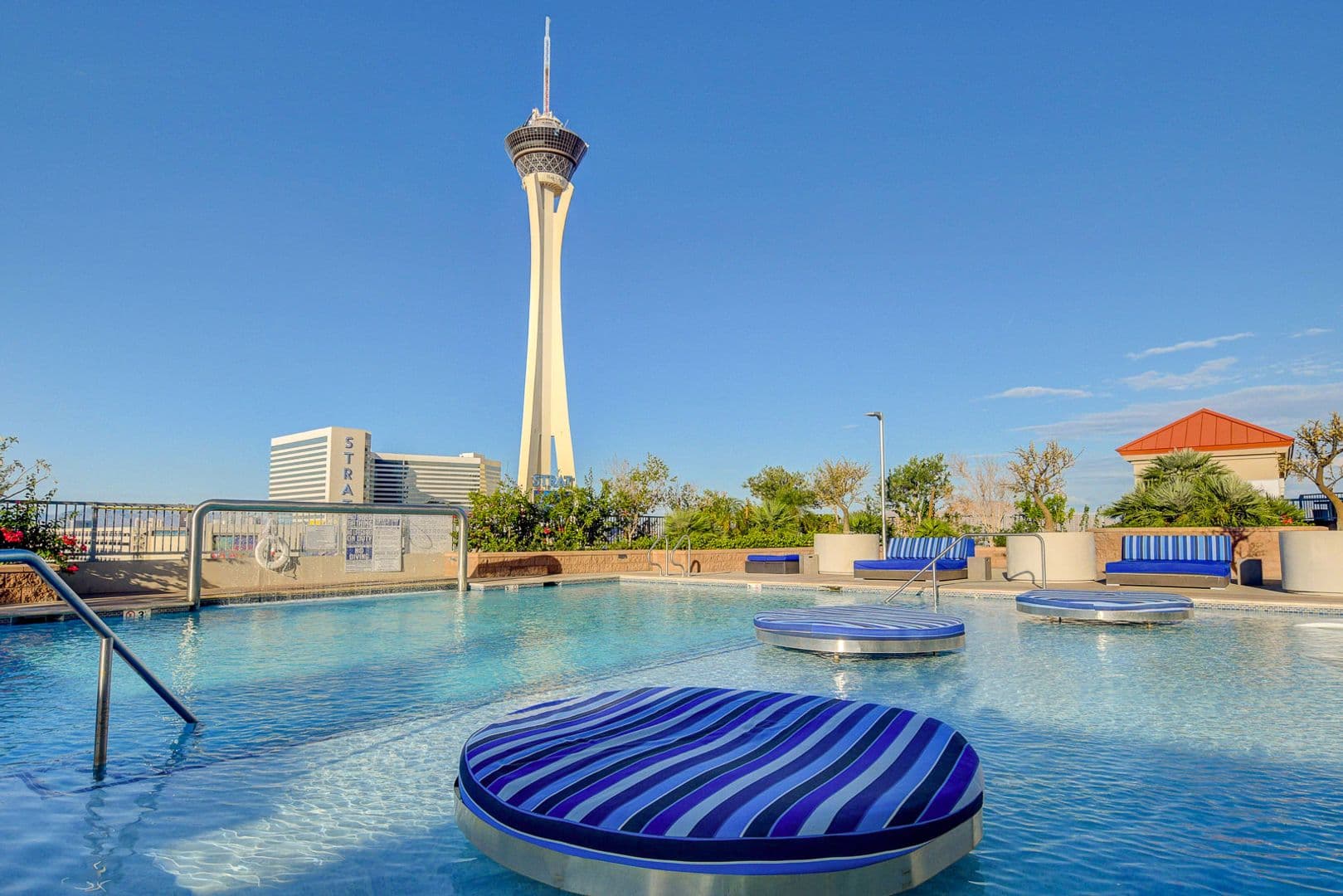 Las Vegas House: 200 W Sahara Ave. #811