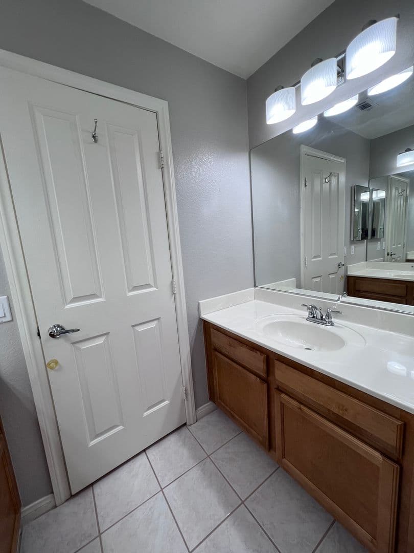 Henderson House: 678 Kentons Run Avenue
