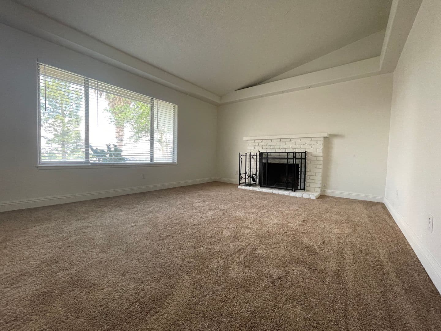 Henderson House: 314 Tamarack Dr