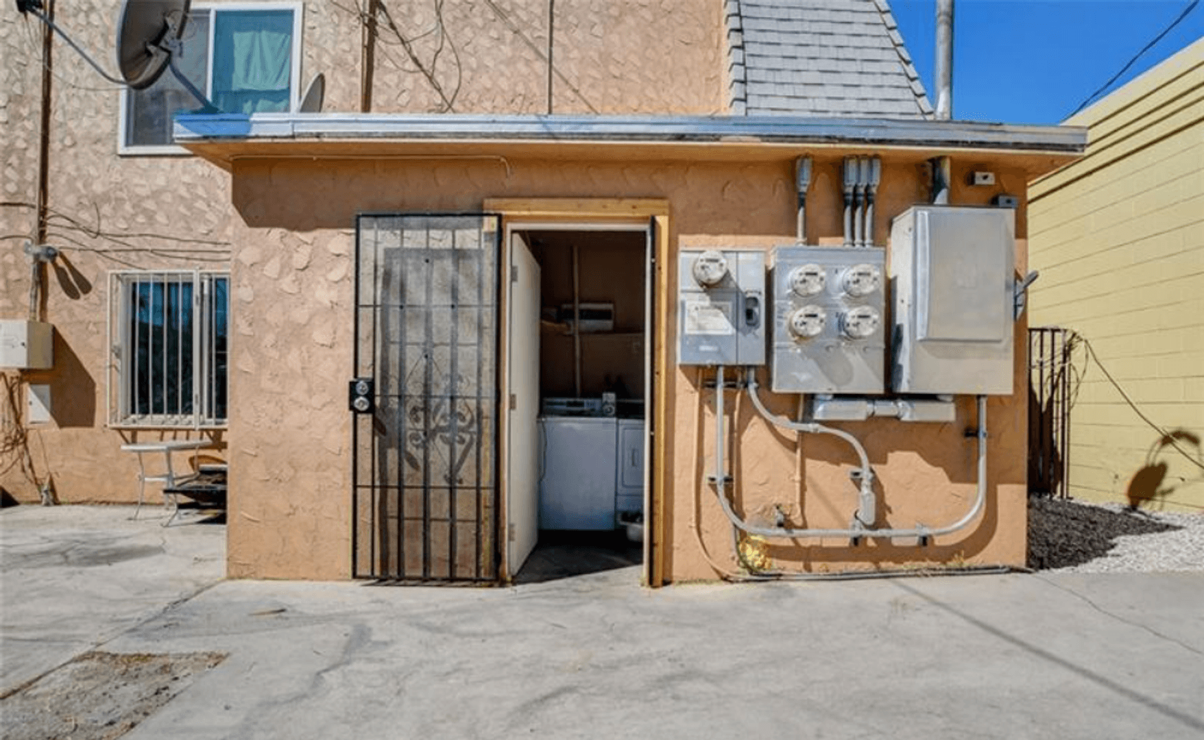 Las Vegas Apartment: 3520 Cambridge St.