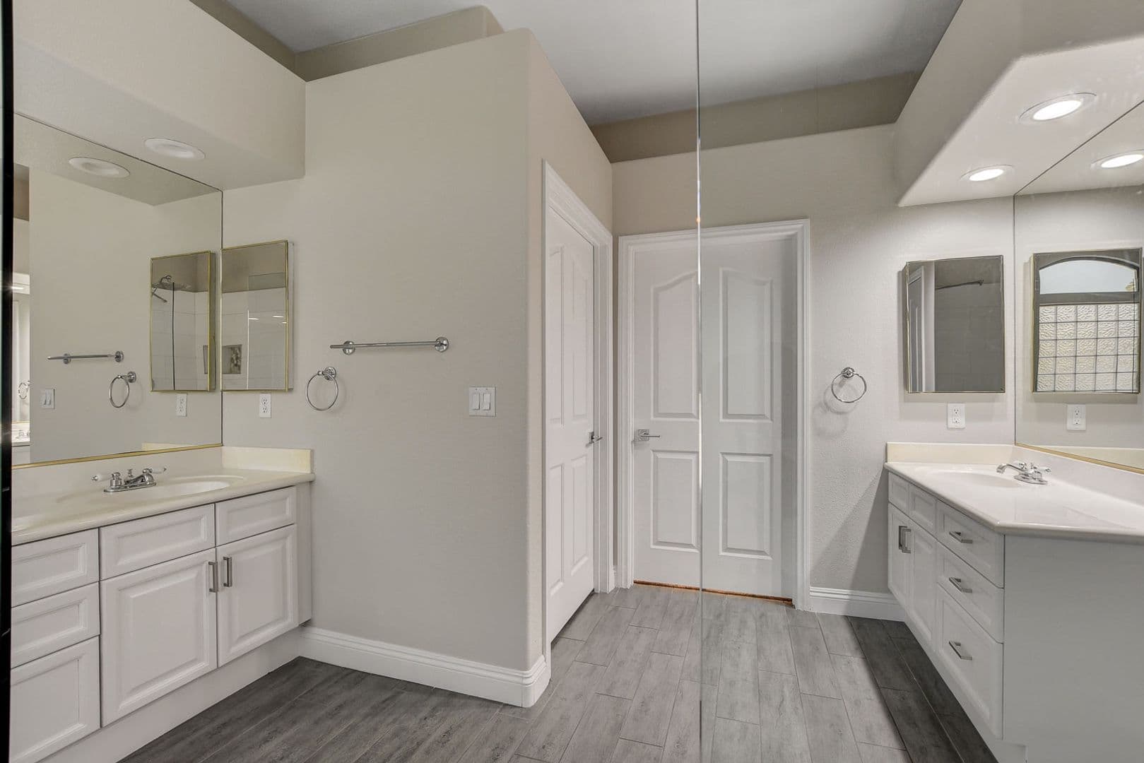Las Vegas House: 2794 Glen Port St.