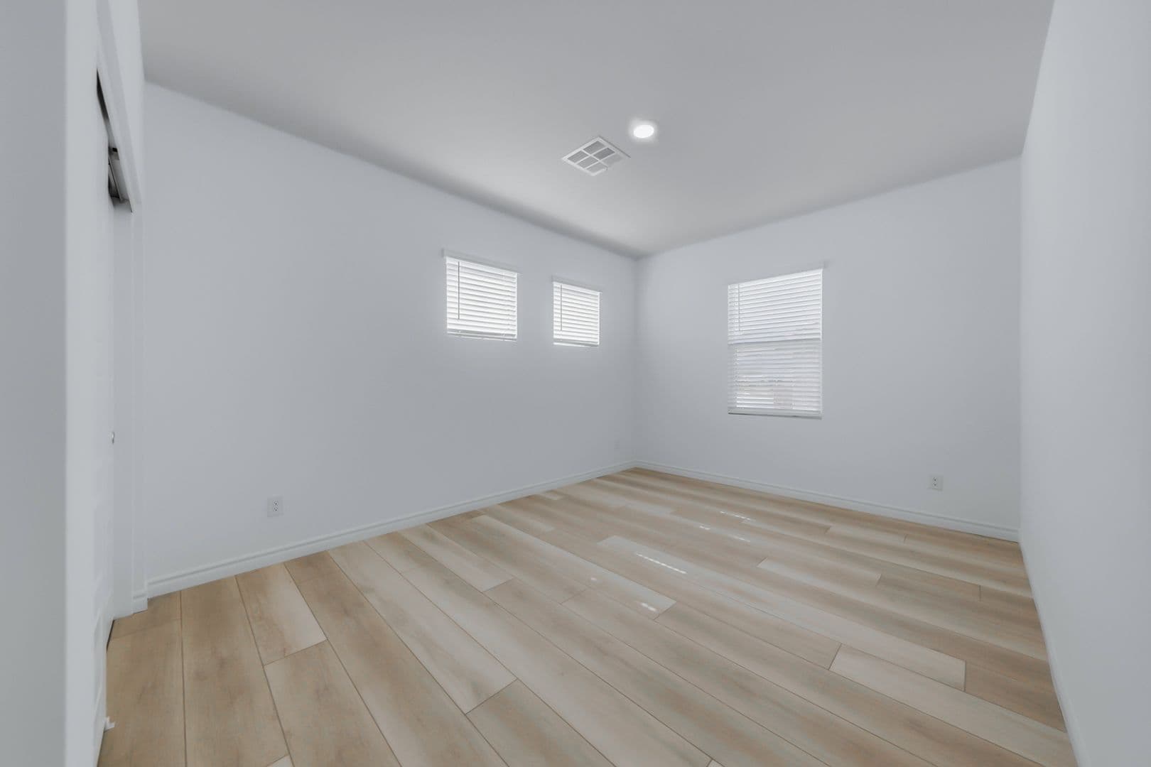 Henderson House: 290 Robson Ridge Lane