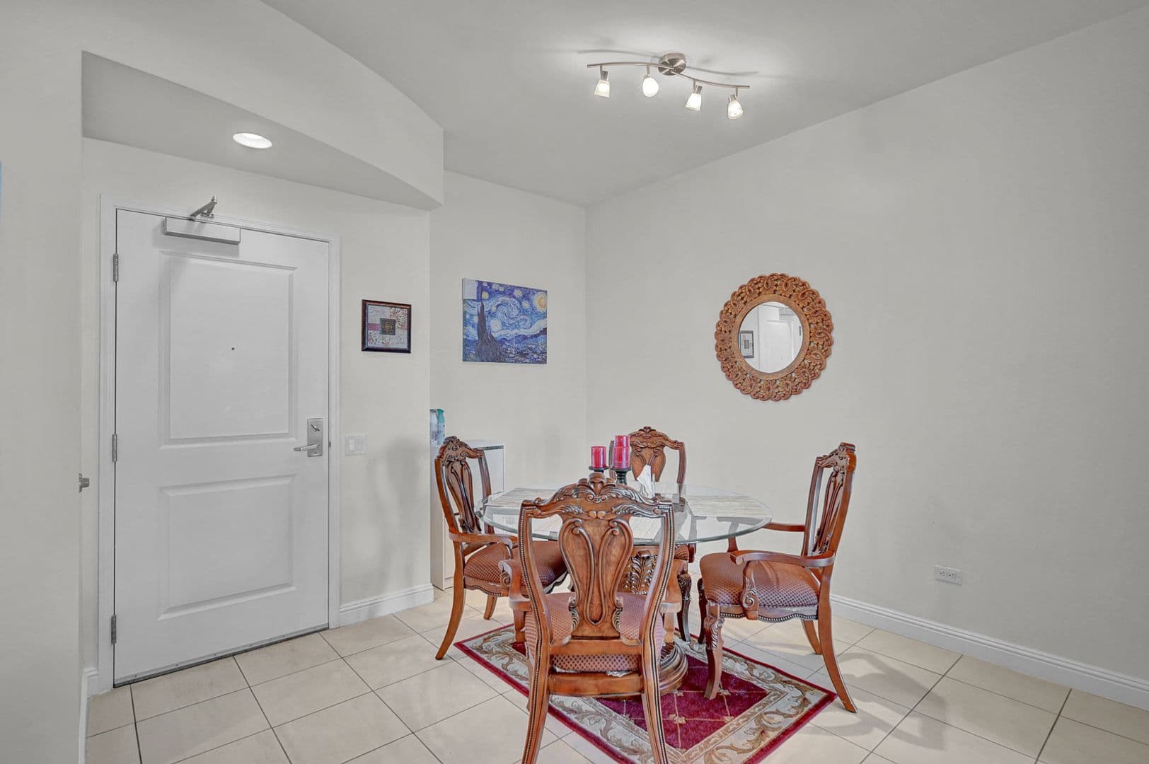 Las Vegas House: 200 W Sahara Ave. #811