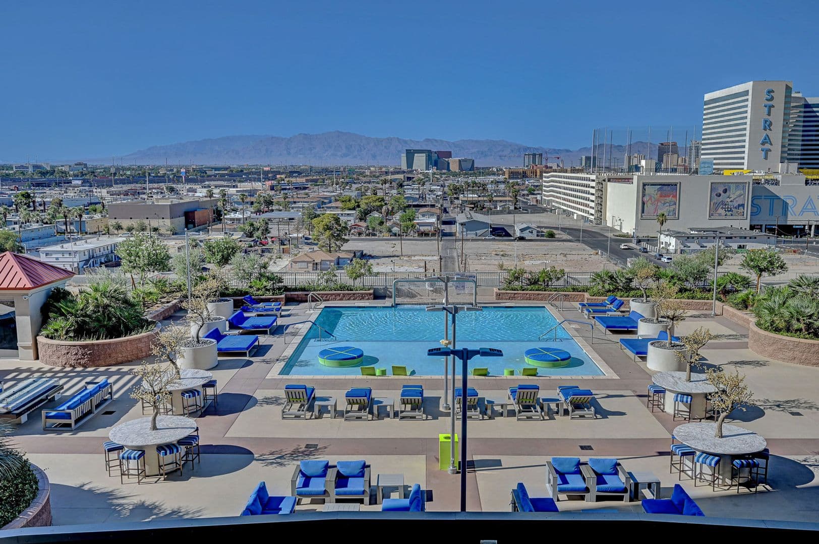 Las Vegas House: 200 W Sahara Ave. #811