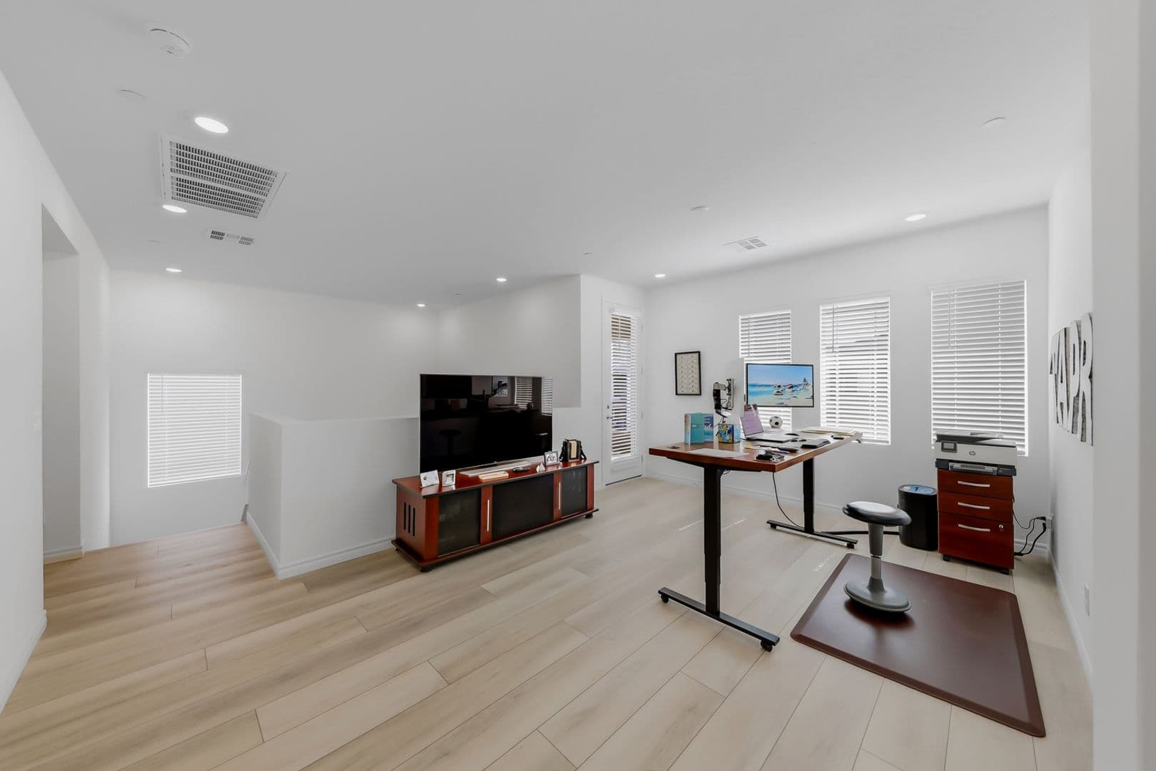 Henderson House: 290 Robson Ridge Lane