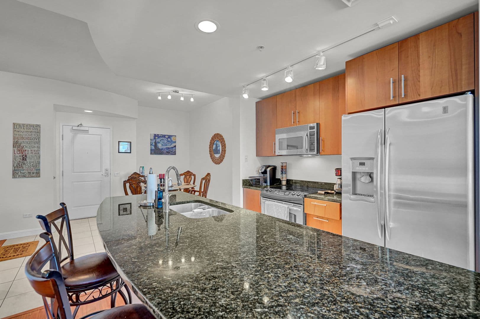 Las Vegas House: 200 W Sahara Ave. #811
