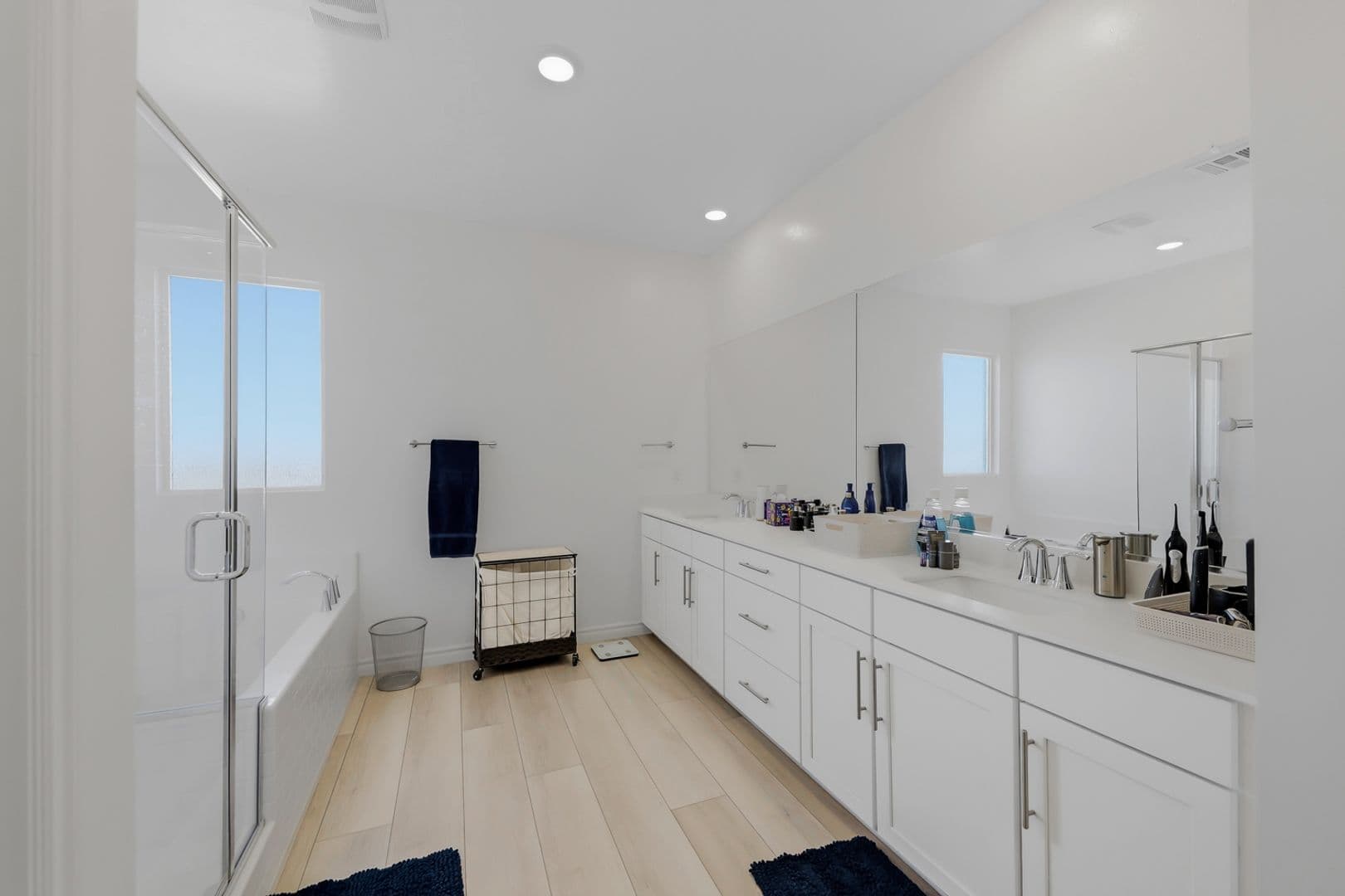 Henderson House: 290 Robson Ridge Lane