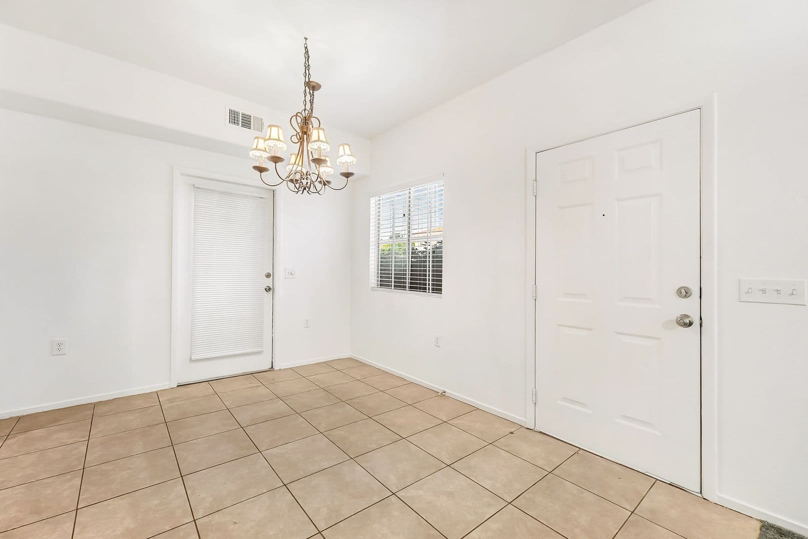 Las Vegas House: 10245 S Maryland Pkwy #176
