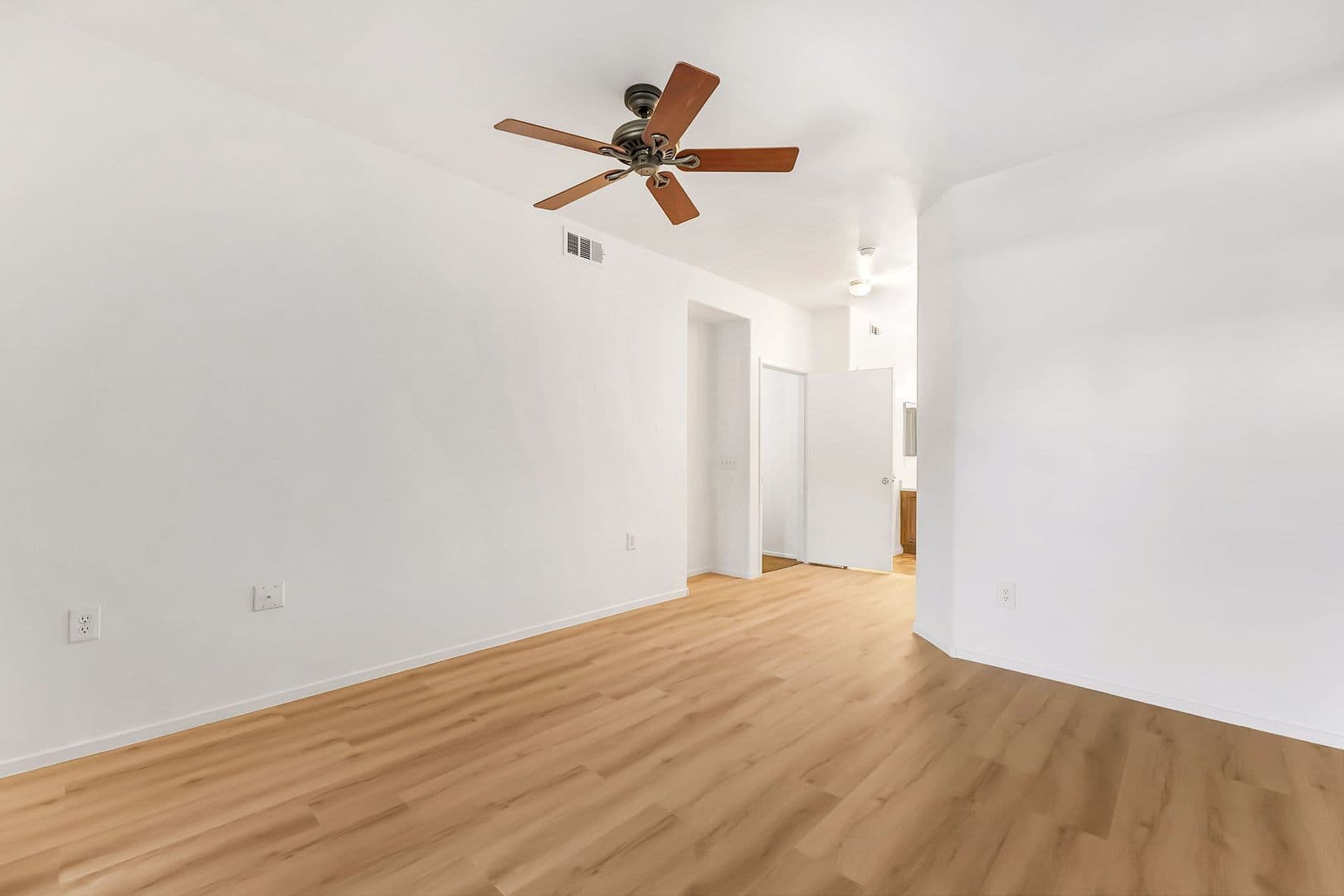 Las Vegas House: 10245 S Maryland Pkwy #176
