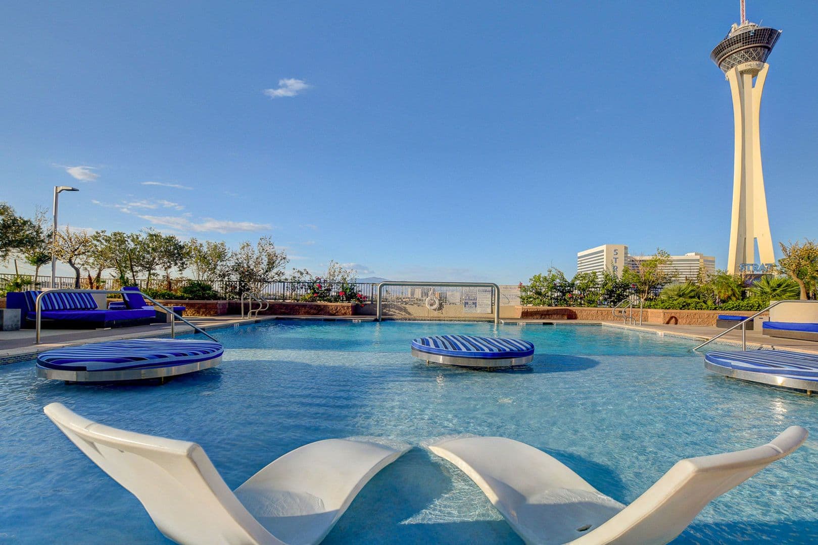 Las Vegas House: 200 W Sahara Ave. #811