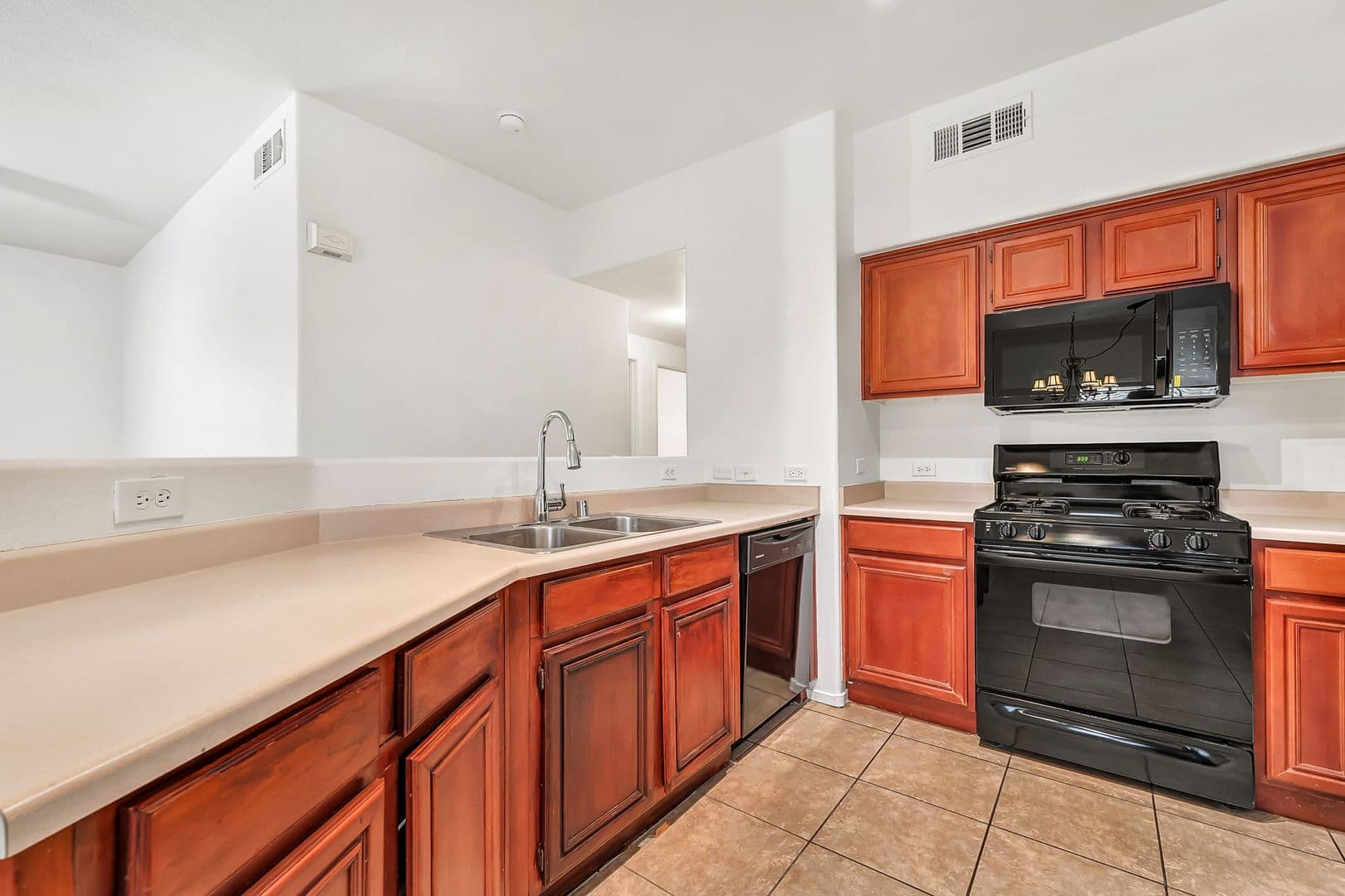 Las Vegas House: 10245 S Maryland Pkwy #176