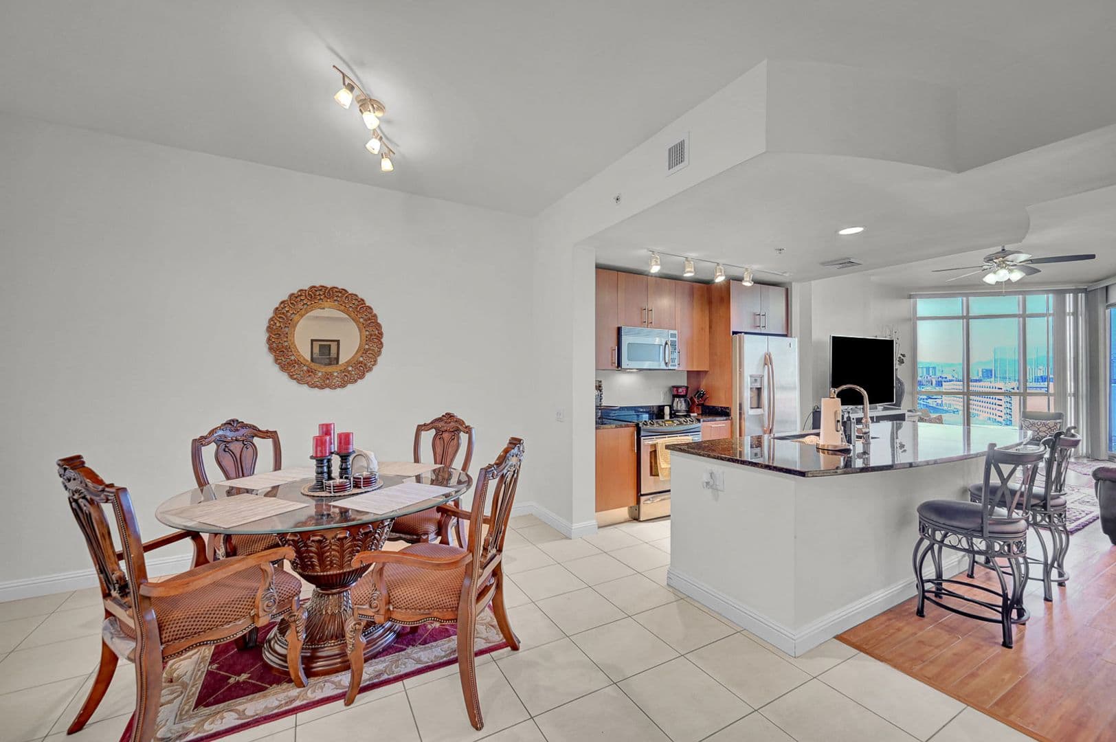 Las Vegas House: 200 W Sahara Ave. #811