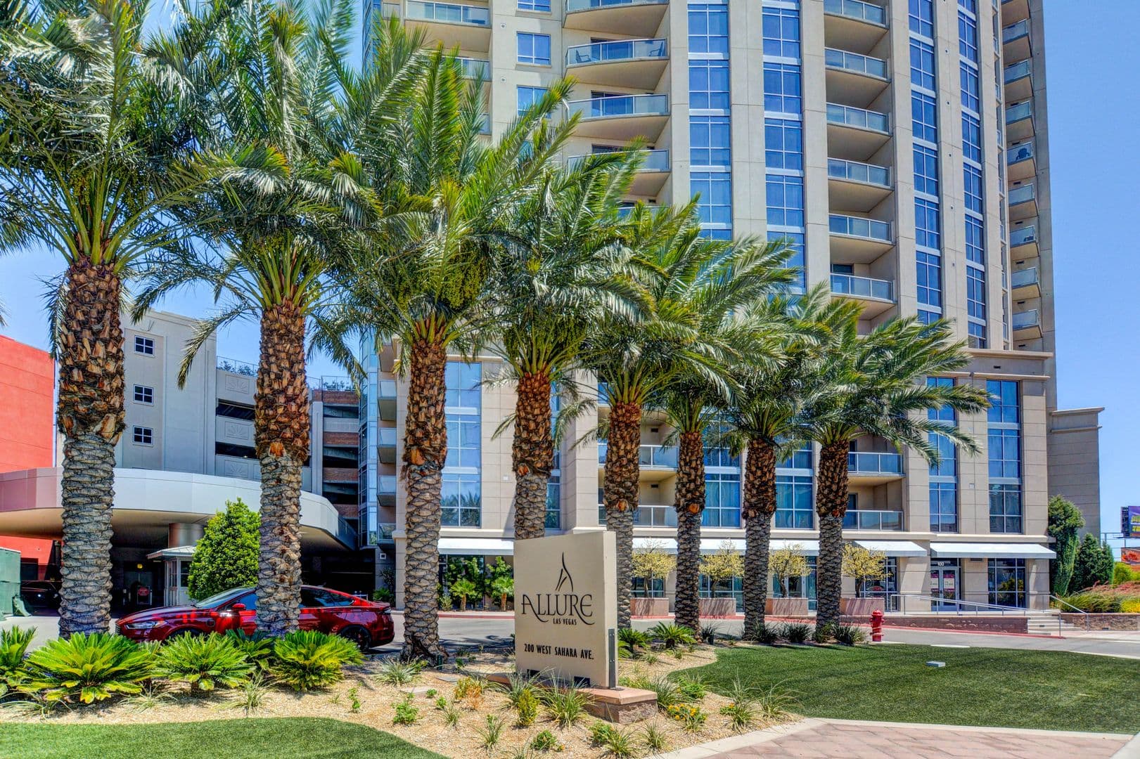 Las Vegas House: 200 W Sahara Ave. #811