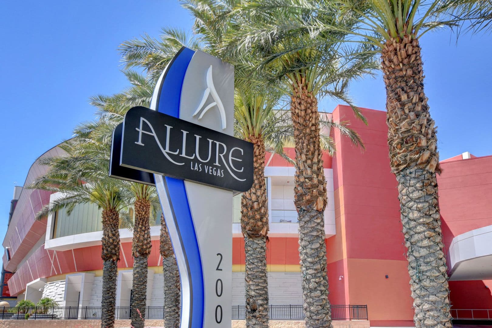Las Vegas House: 200 W Sahara Ave. #811