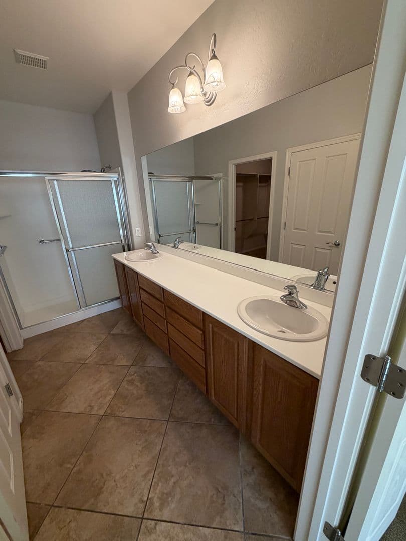 Henderson House: 2503 Erastus Dr.