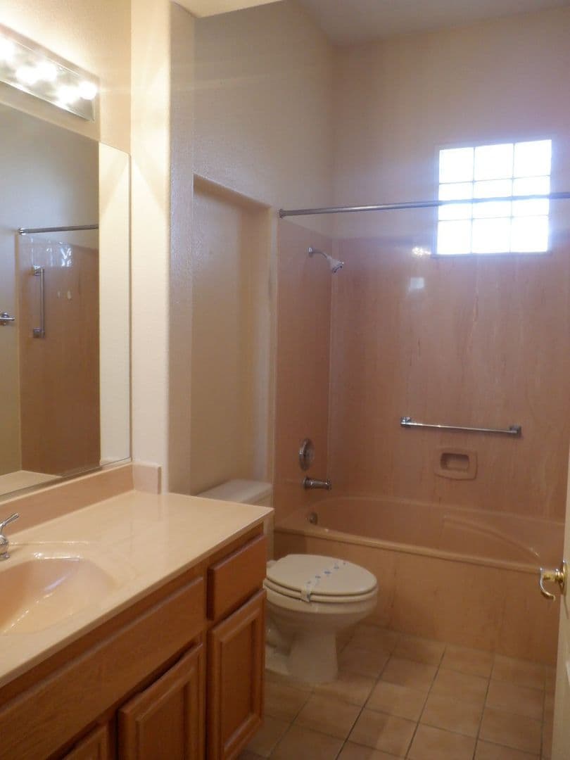 Las Vegas House: 10401 Willamette Place