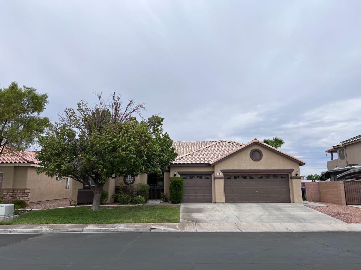 Henderson House: 678 Kentons Run Avenue