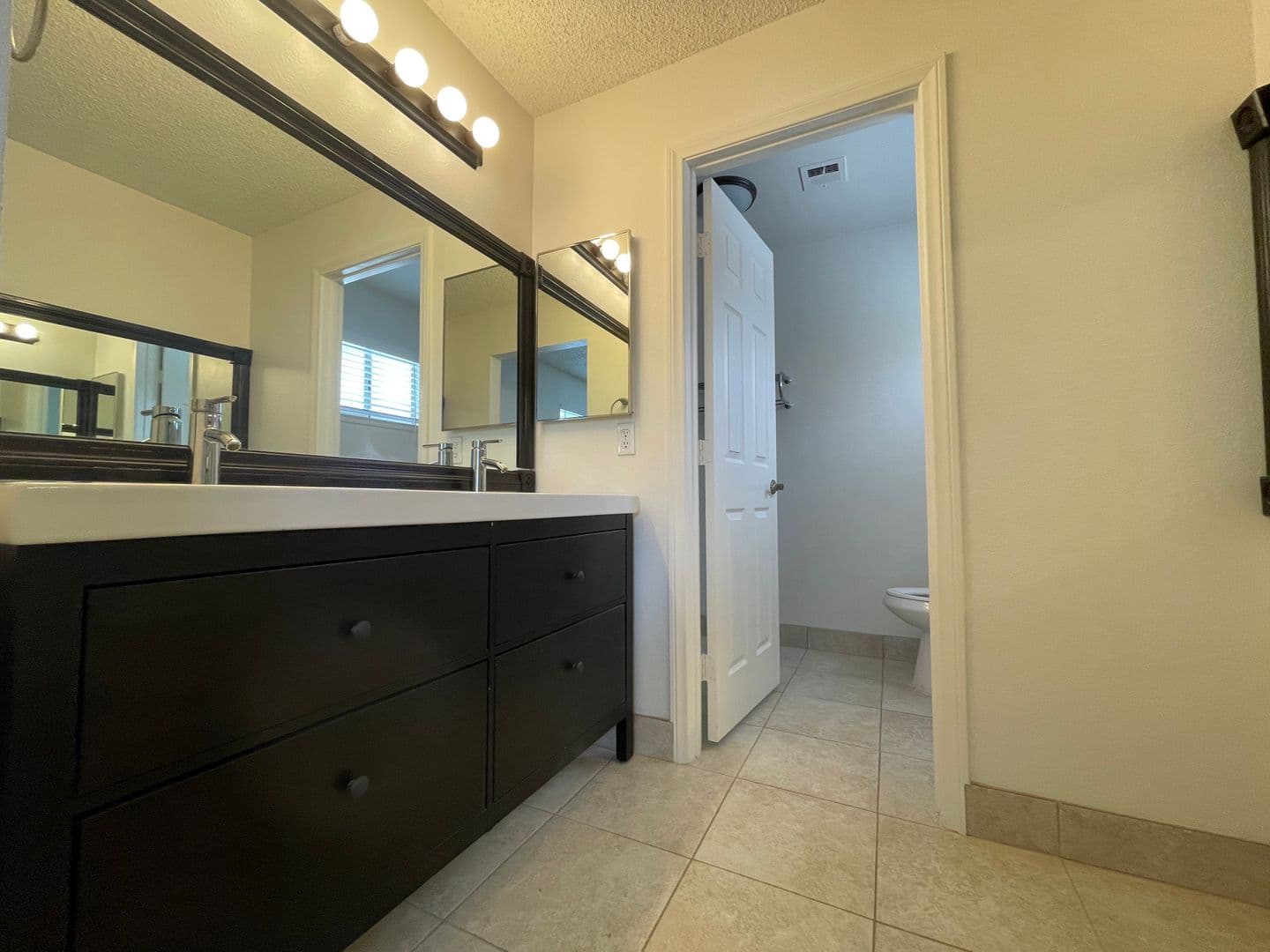Henderson House: 314 Tamarack Dr