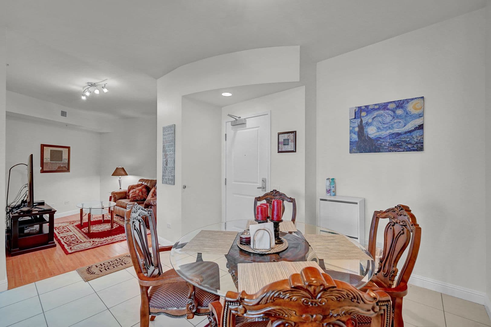 Las Vegas House: 200 W Sahara Ave. #811