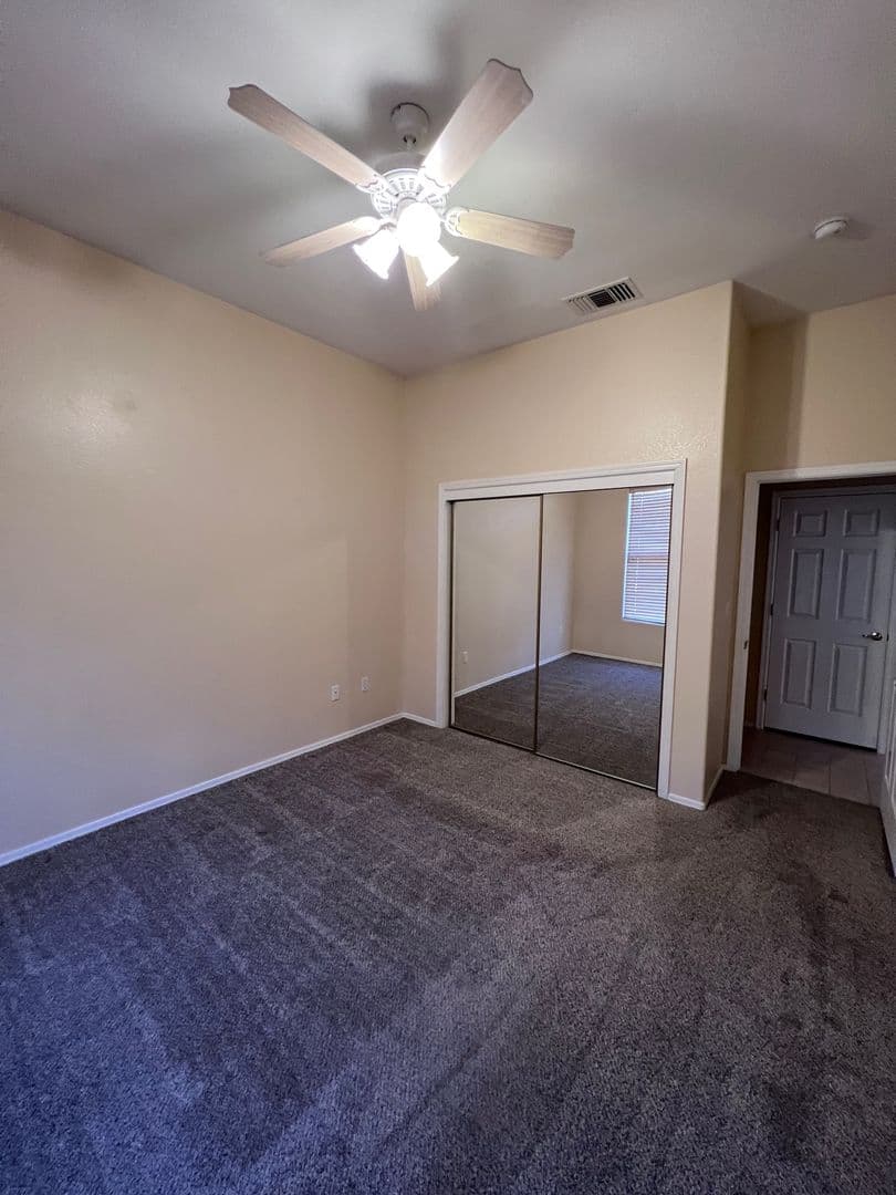 Las Vegas House: 10401 Willamette Place