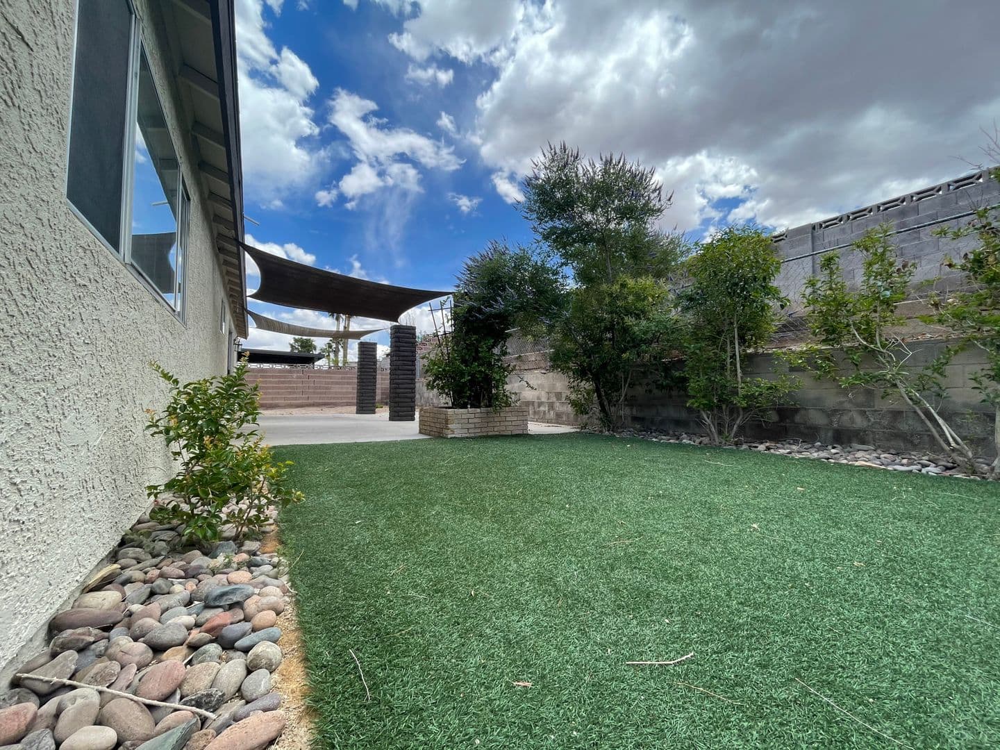 Henderson House: 314 Tamarack Dr