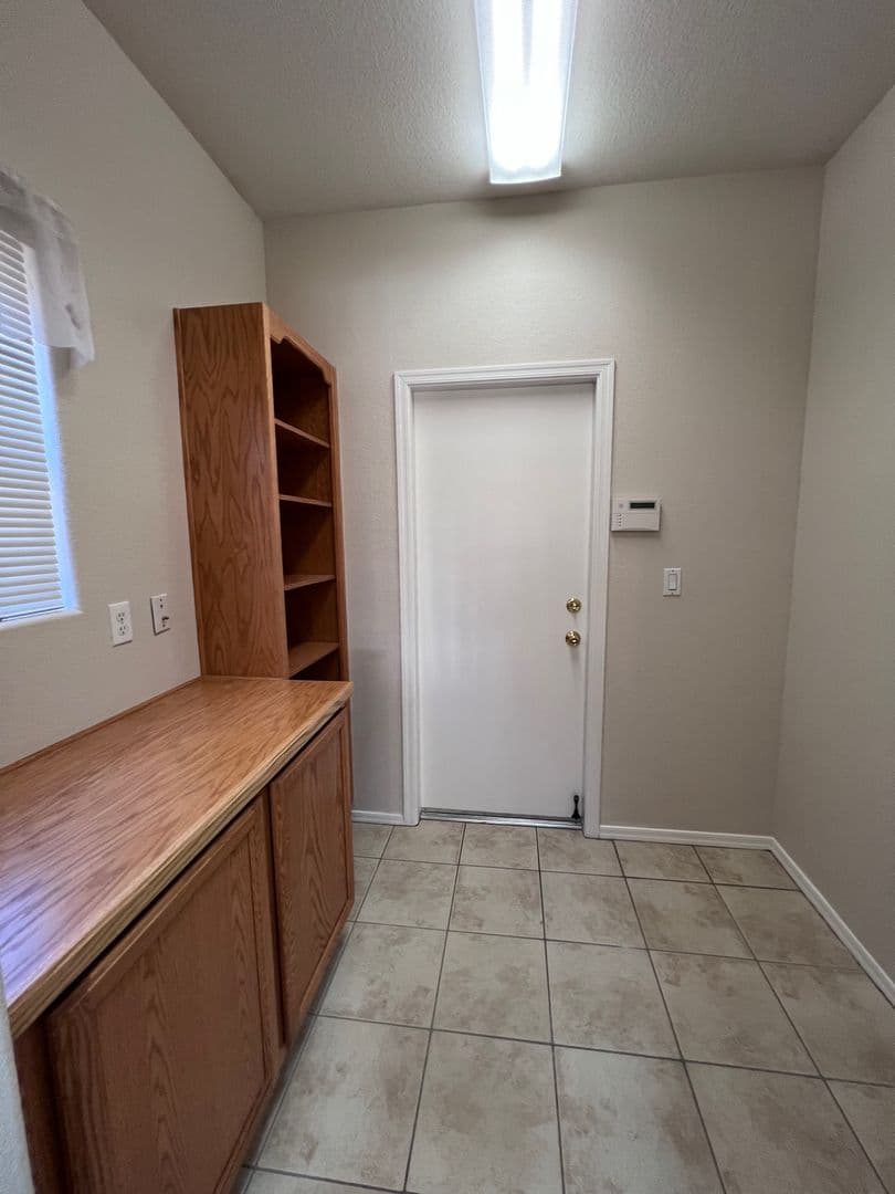 Las Vegas House: 10401 Willamette Place